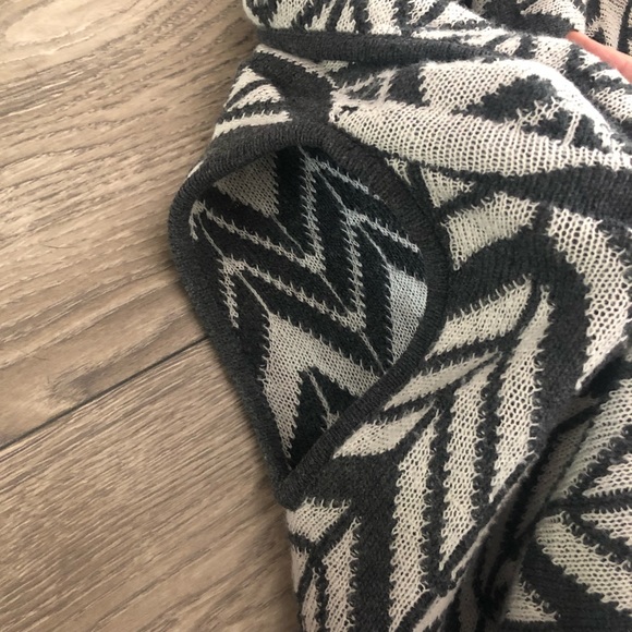 SIONI oversized grey chevron shrug poncho vest sweater size large - Picture 4 of 9